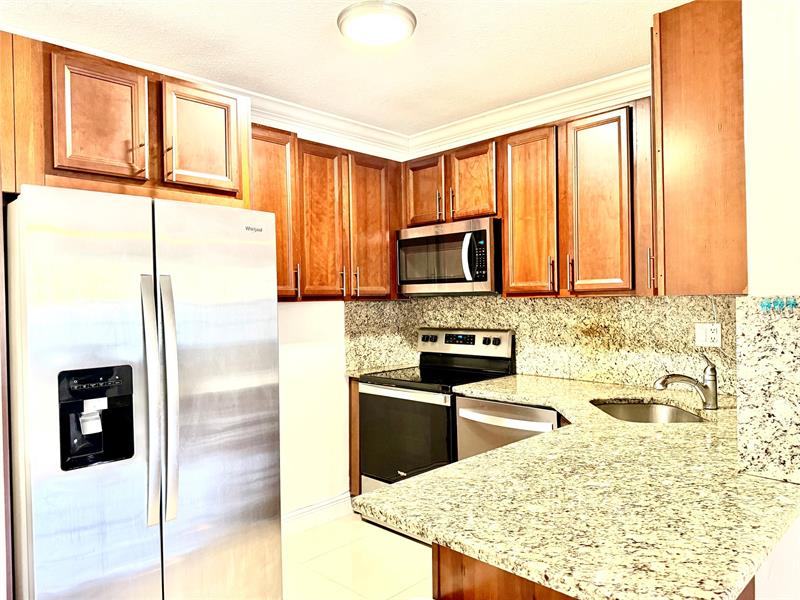 Image 5 of 11 For 299 7th St  101a