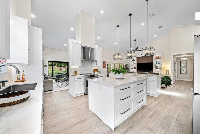 Image 10 of 51 For 2845 42nd   St