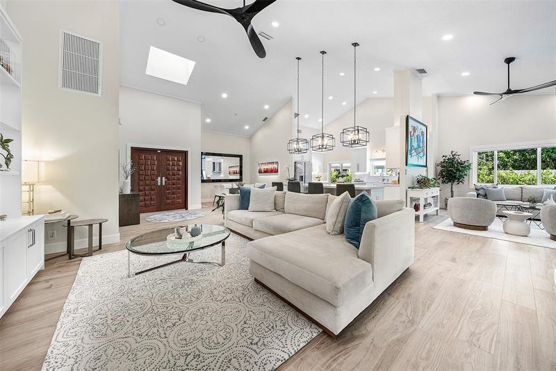 Image 15 of 51 For 2845 42nd   St