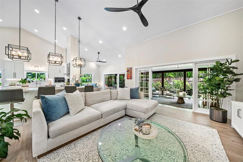 Image 16 of 51 For 2845 42nd   St