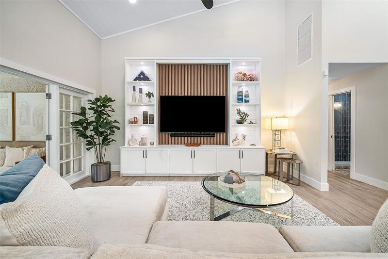 Image 17 of 51 For 2845 42nd   St