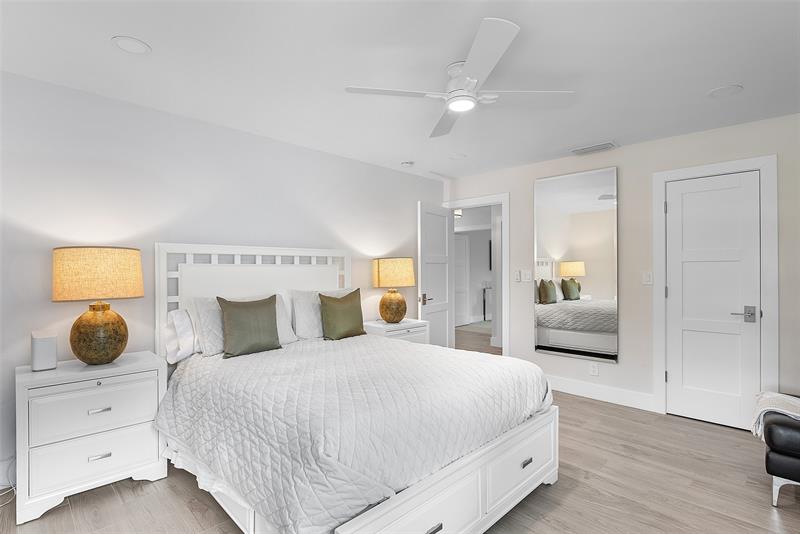 Image 30 of 51 For 2845 42nd   St