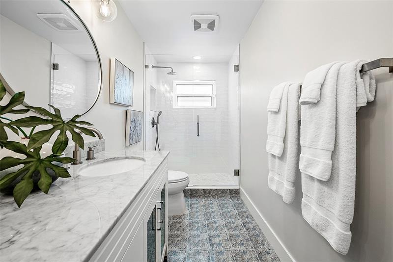 Image 32 of 51 For 2845 42nd   St