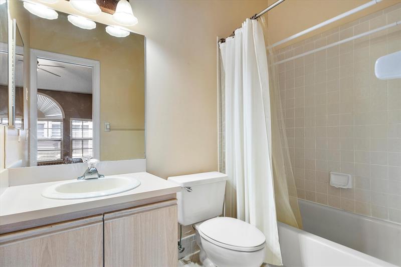 Image 19 of 30 For 610 14th Ct  6