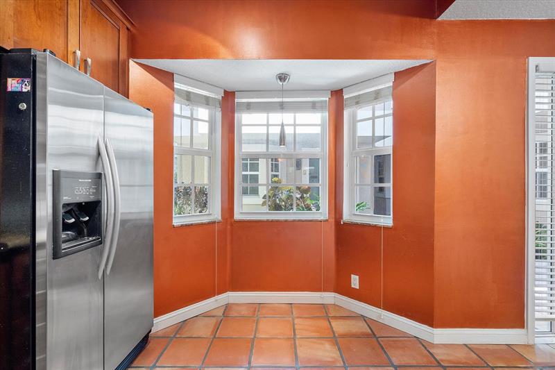 Image 4 of 30 For 610 14th Ct  6