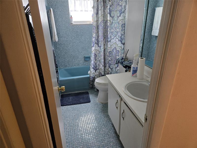 Image 4 of 5 For 3080 Holiday Springs Blvd 209