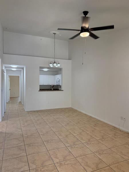 Image 14 of 20 For 2941 Riverside Dr  303