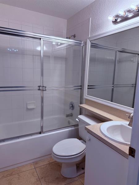 Image 9 of 20 For 2941 Riverside Dr  303