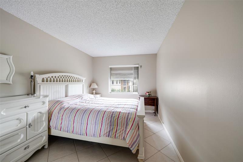 Image 10 of 41 For 4980 Sabal Palm Blvd  330