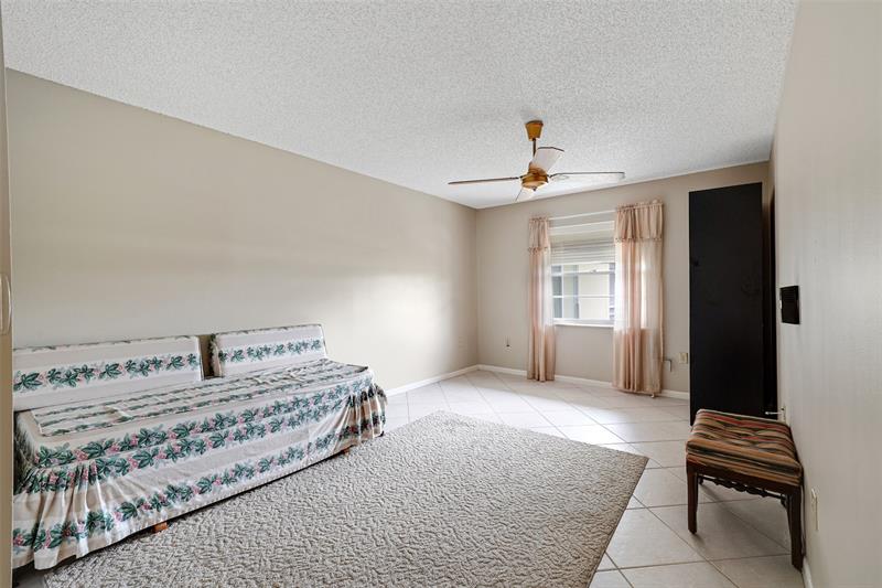 Image 13 of 41 For 4980 Sabal Palm Blvd  330