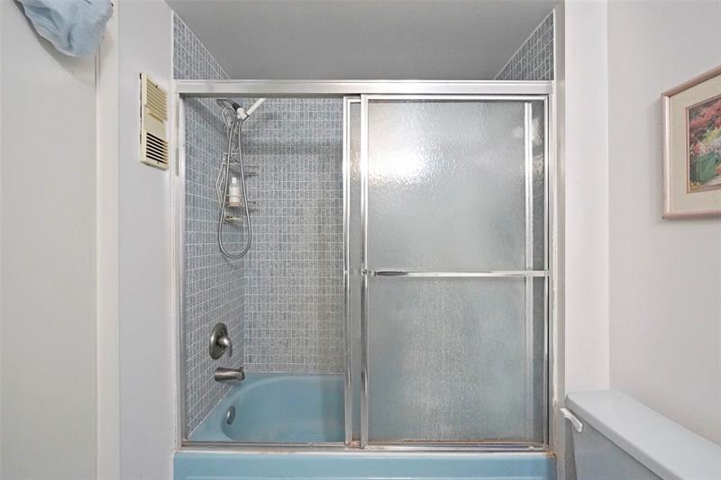 Image 16 of 41 For 4980 Sabal Palm Blvd  330