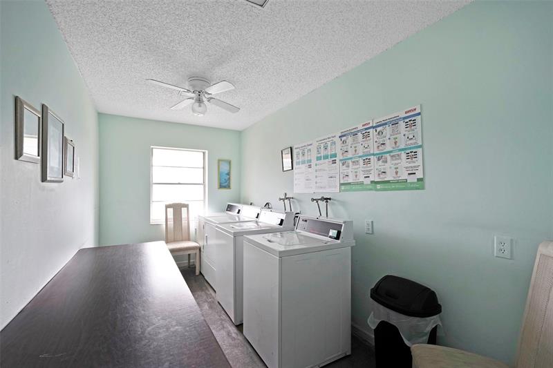 Image 18 of 41 For 4980 Sabal Palm Blvd  330