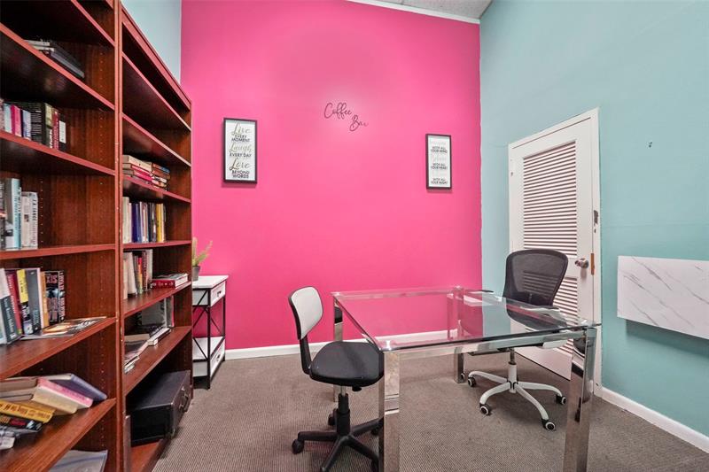 Image 26 of 41 For 4980 Sabal Palm Blvd  330