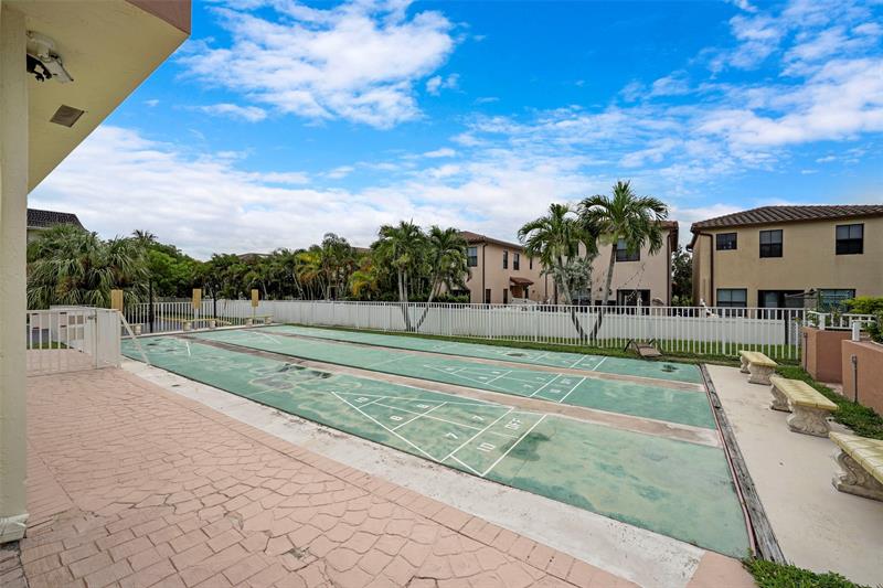 Image 29 of 41 For 4980 Sabal Palm Blvd  330