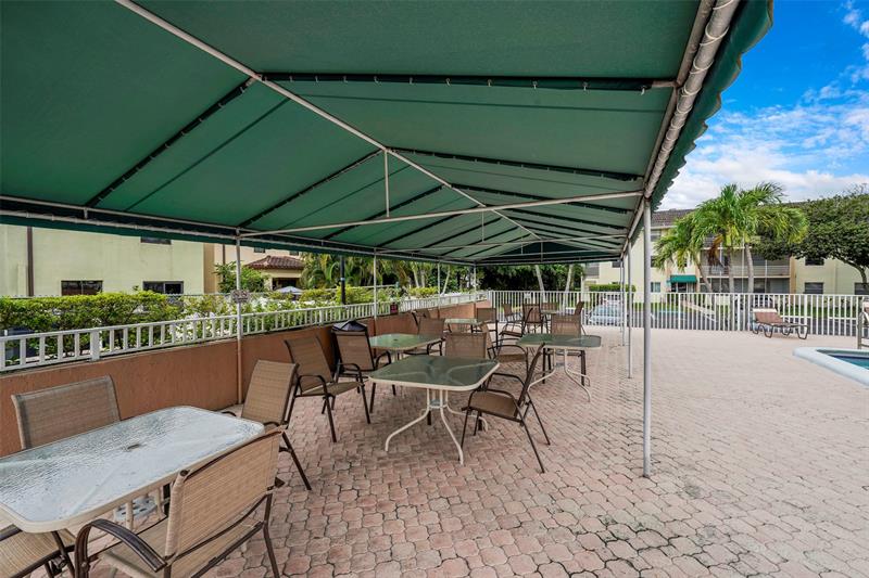 Image 30 of 41 For 4980 Sabal Palm Blvd  330