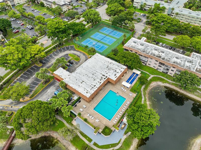 Image 35 of 41 For 4980 Sabal Palm Blvd  330