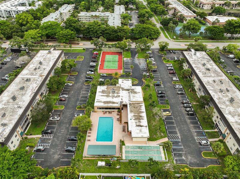 Image 38 of 41 For 4980 Sabal Palm Blvd  330