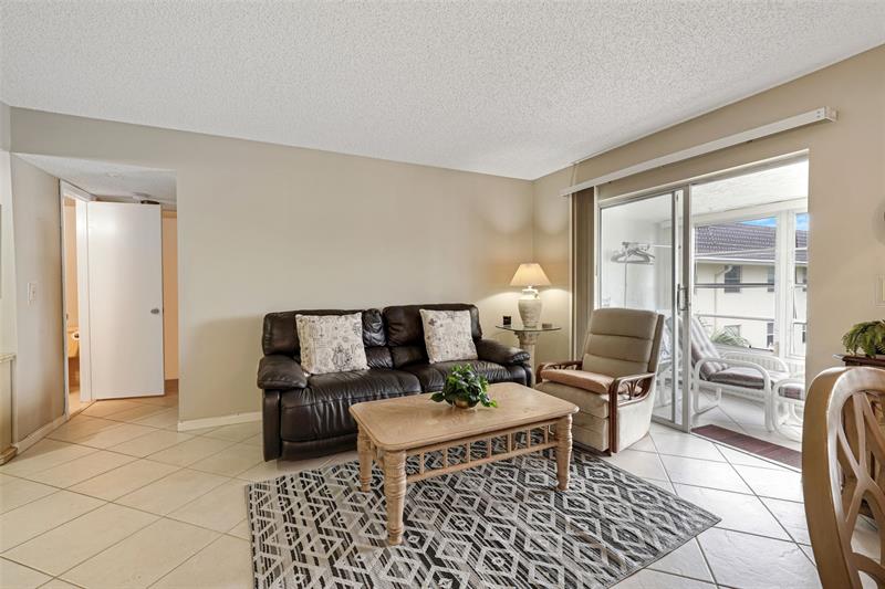 Image 5 of 41 For 4980 Sabal Palm Blvd  330