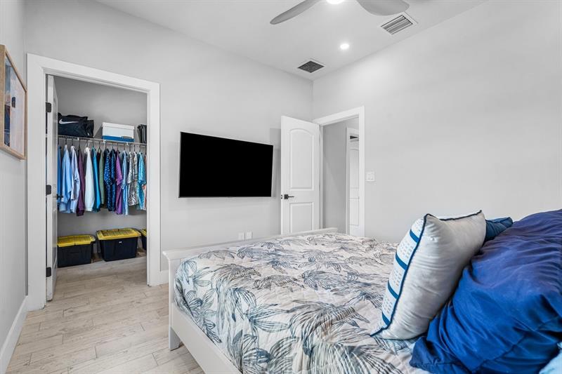 Image 27 of 37 For 2238 Appleton Cir