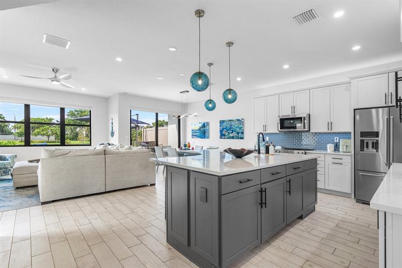 Image 8 of 37 For 2238 Appleton Cir