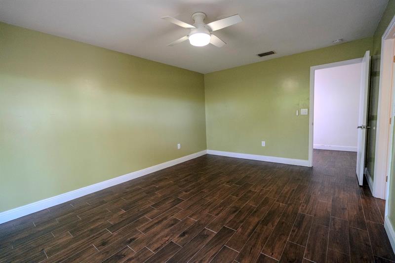 Image 12 of 63 For 19915 10th Place Way