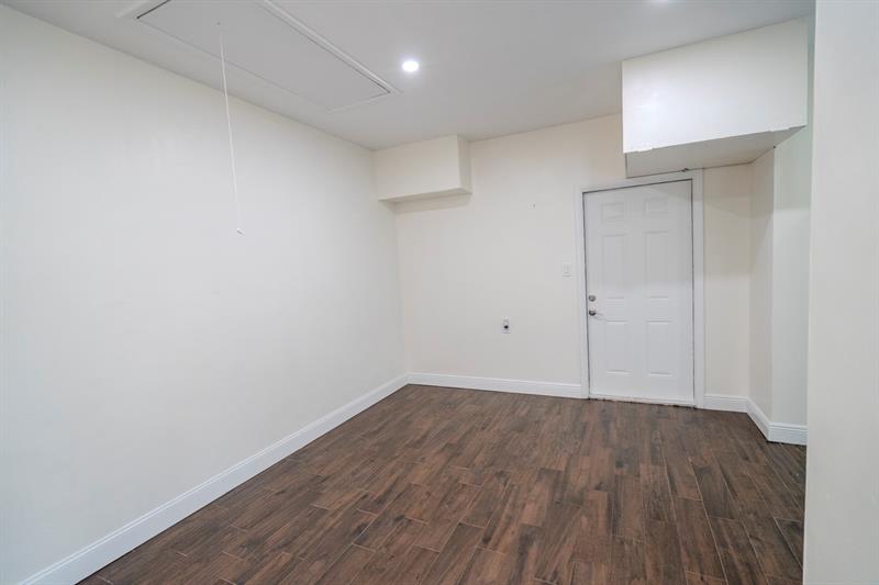 Image 24 of 63 For 19915 10th Place Way