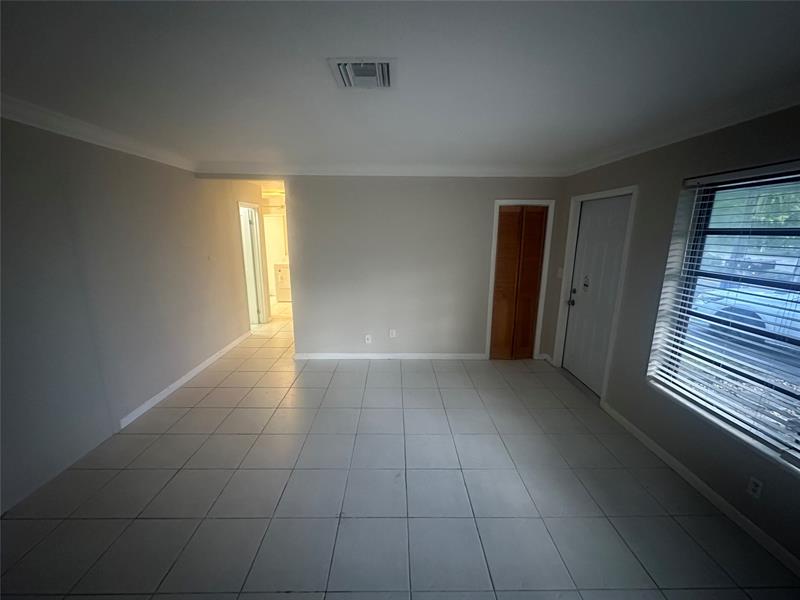 Image 5 of 13 For 299 12th Ave  B