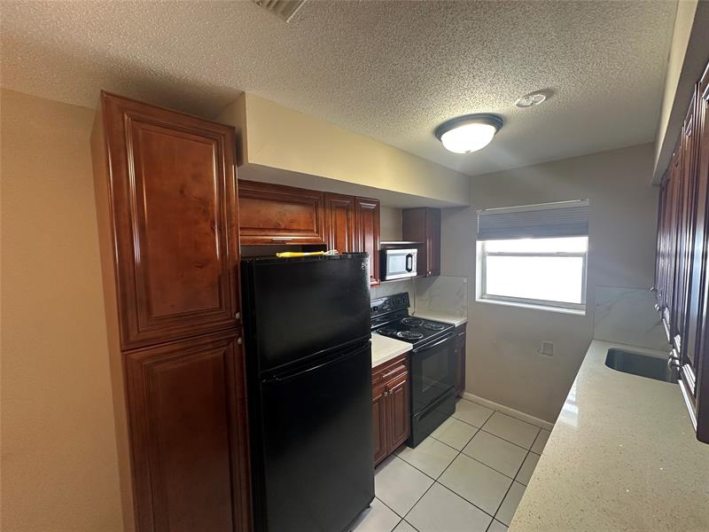 Image 6 of 13 For 299 12th Ave  B