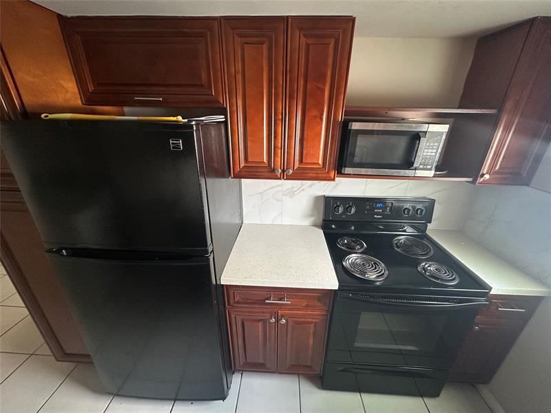 Image 8 of 13 For 299 12th Ave  B