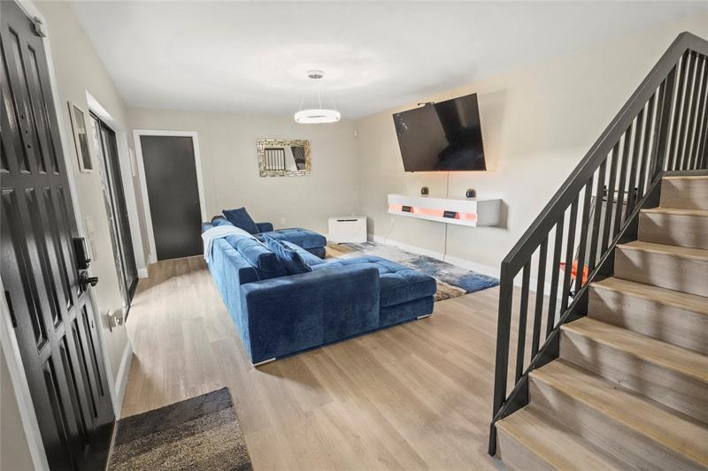 Image 11 of 64 For 9104 19th Pl  D
