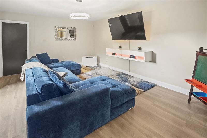 Image 15 of 64 For 9104 19th Pl  D
