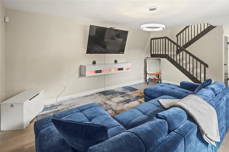 Image 16 of 64 For 9104 19th Pl  D