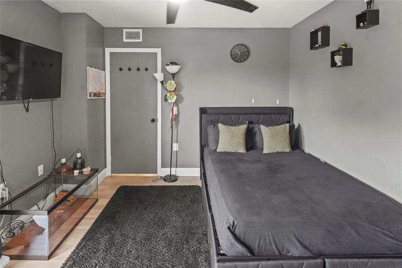 Image 39 of 64 For 9104 19th Pl  D
