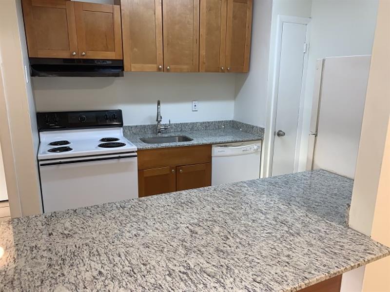 Image 6 of 15 For 890 129th Pl  209