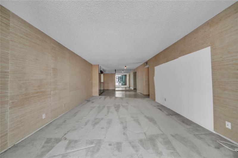 Image 12 of 60 For 2401 Ocean Dr  505