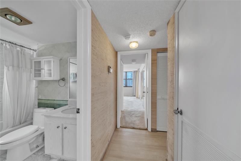 Image 28 of 60 For 2401 Ocean Dr  505