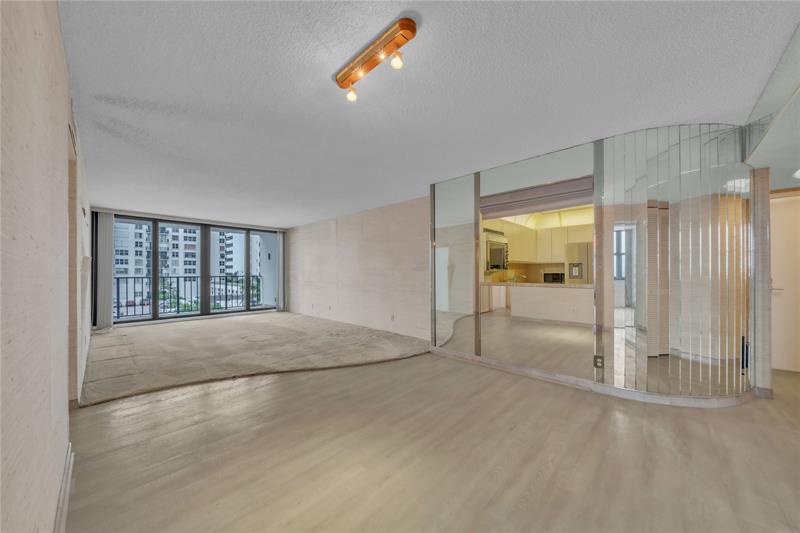 Image 3 of 60 For 2401 Ocean Dr  505