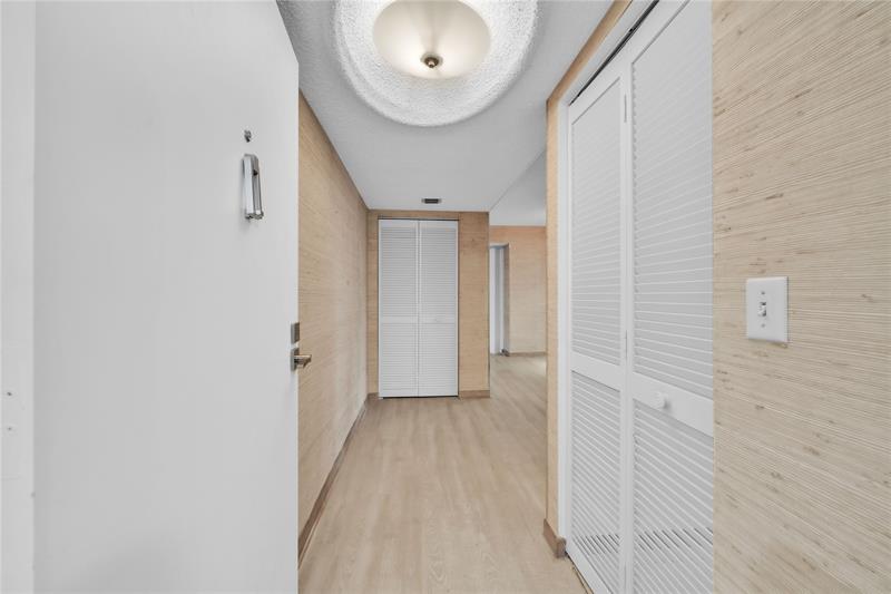 Image 37 of 60 For 2401 Ocean Dr  505