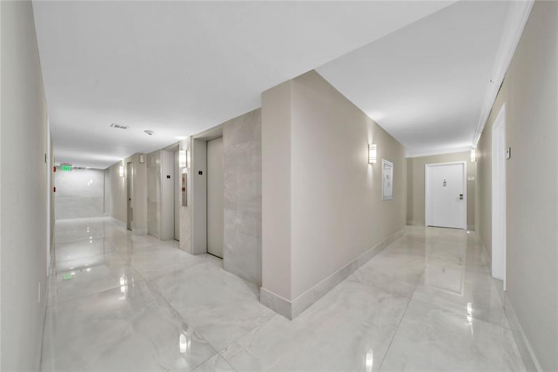 Image 38 of 60 For 2401 Ocean Dr  505