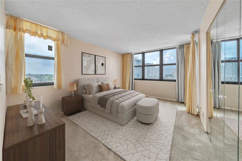 Image 4 of 60 For 2401 Ocean Dr  505
