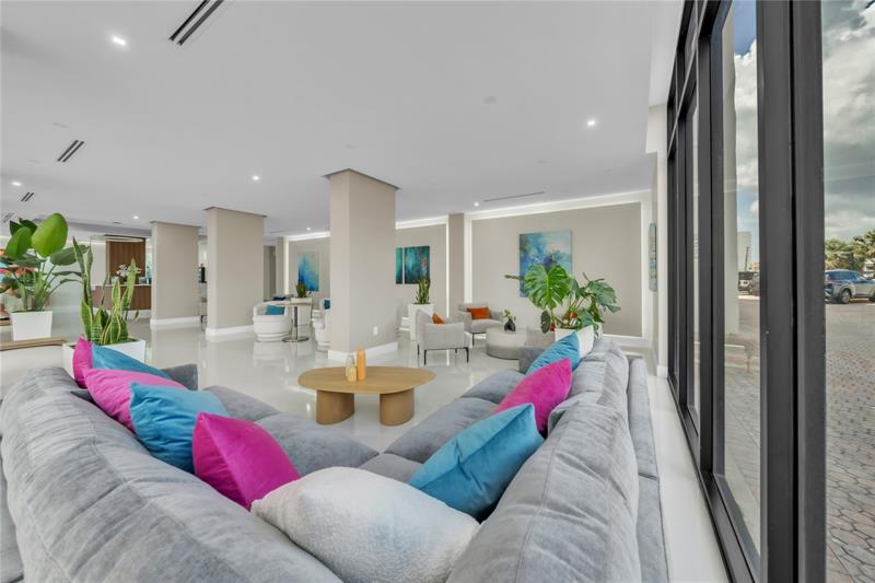 Image 40 of 60 For 2401 Ocean Dr  505