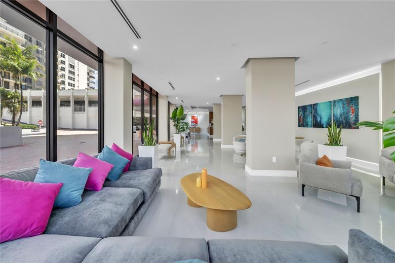 Image 43 of 60 For 2401 Ocean Dr  505