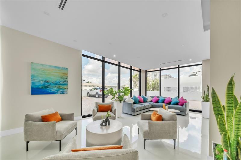 Image 48 of 60 For 2401 Ocean Dr  505
