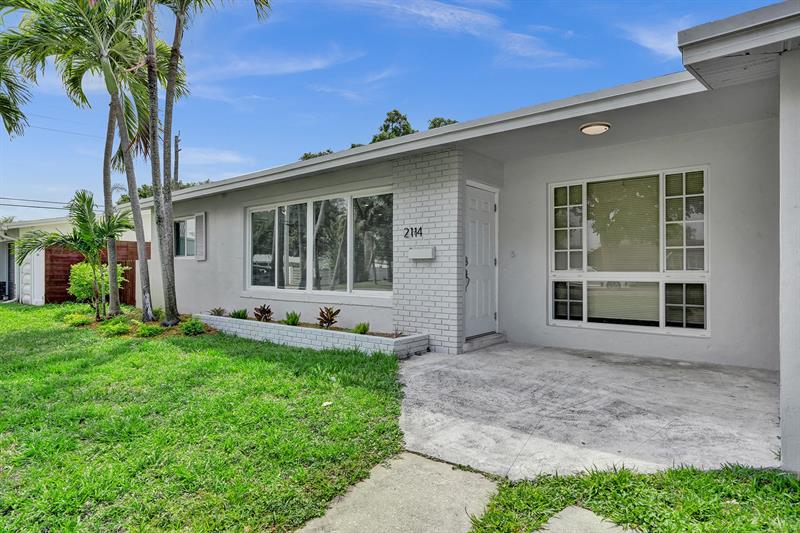 Image 3 of 24 For 2114 42nd Ave