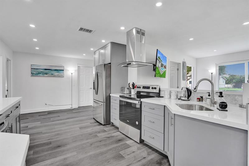 Image 7 of 24 For 2114 42nd Ave
