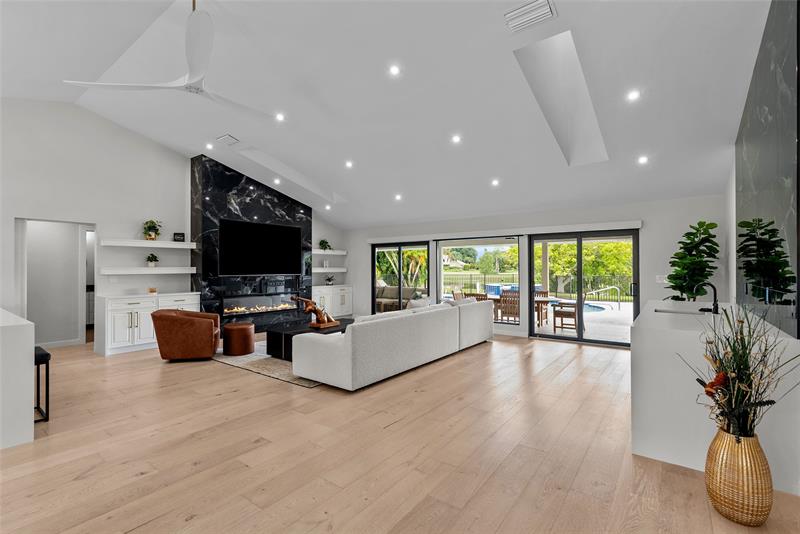 Image 3 of 60 For 8611 Gullane Ct