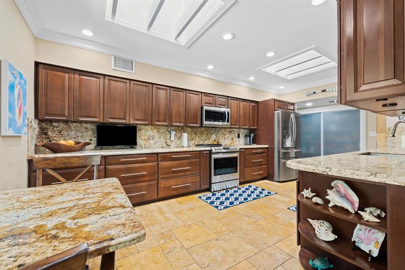Image 21 of 37 For 804 Southlake Dr