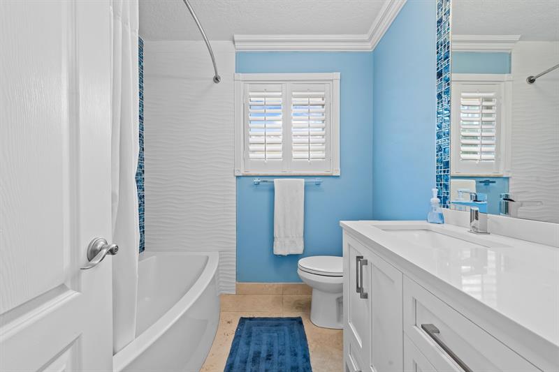 Image 33 of 37 For 804 Southlake Dr