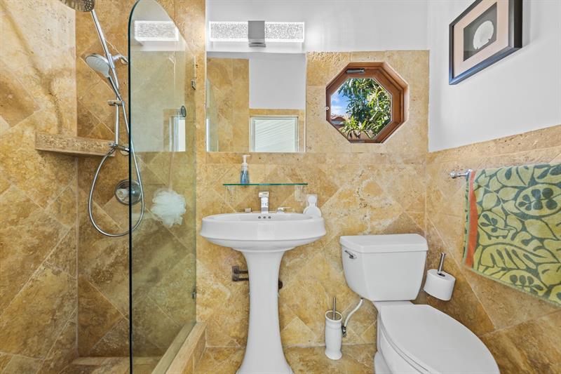 Image 35 of 37 For 804 Southlake Dr
