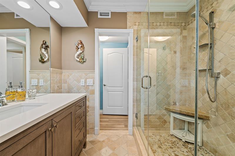 Image 36 of 37 For 804 Southlake Dr